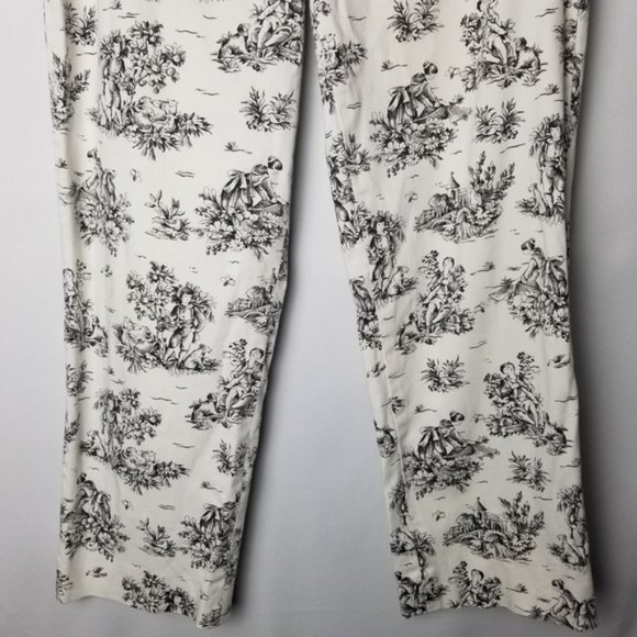 Real Clothes Romantic Art Print Cropped Pants - Picture 2 of 7